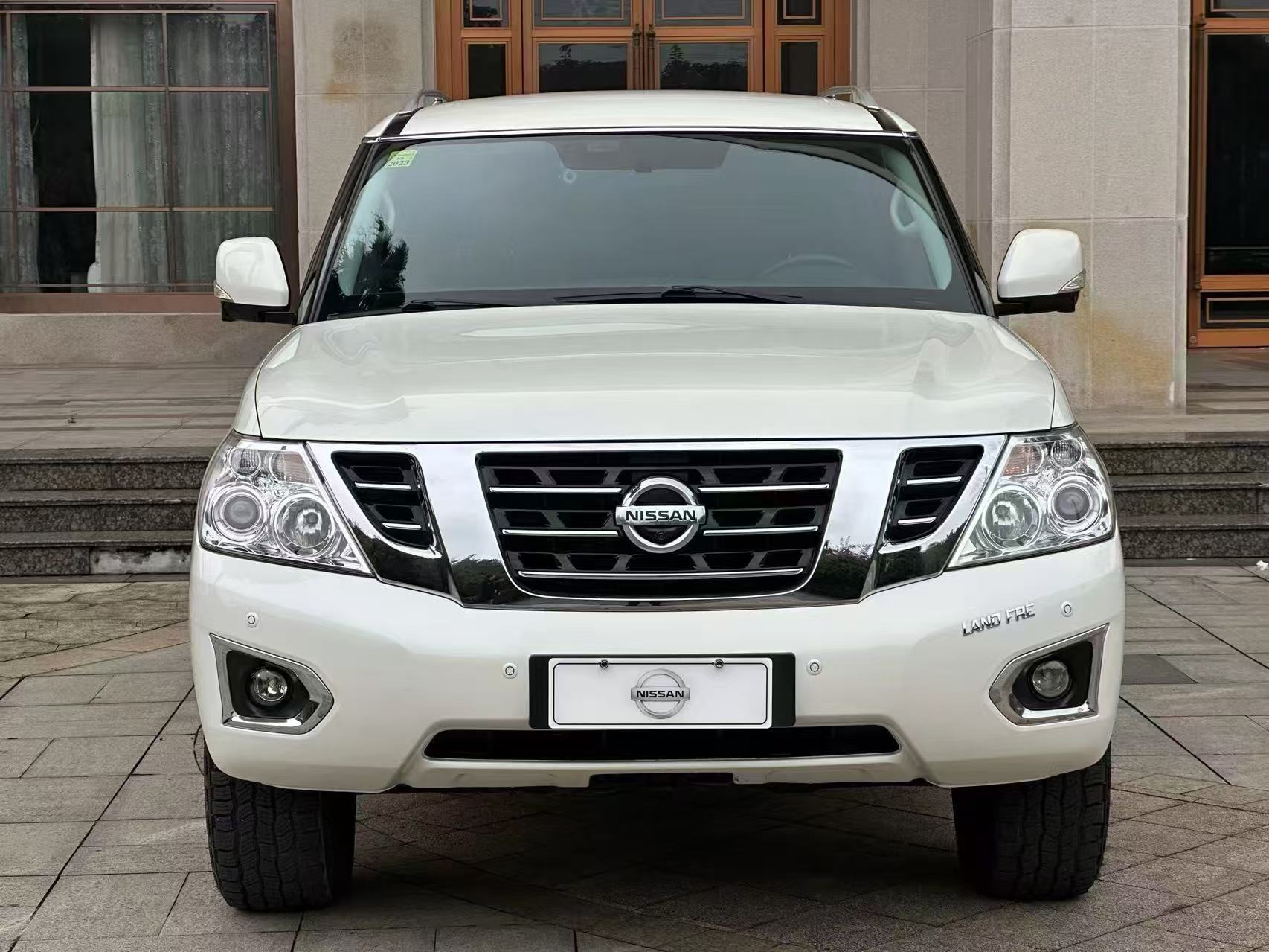 último caso de la compañía sobre Nissan Patrol Y62 Chasis completo, frenos y sistemas de control electrónico