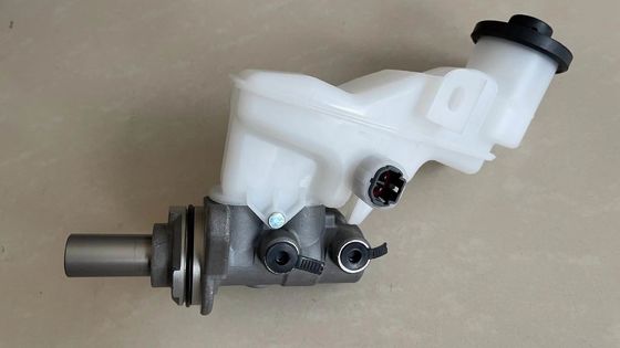 47201-0D400 PARTES# 47201-0D400 472010D400 Brake Master Cylinder 1pack GDST Automotriz de alta calidad Master Cylinder Brake 47201-02510 47201-0d400 FITS TOYOTA Corolla