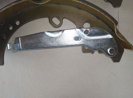 Reemplazo FN2809 de las zapatas del tambor de Fortuner 04495-OK070